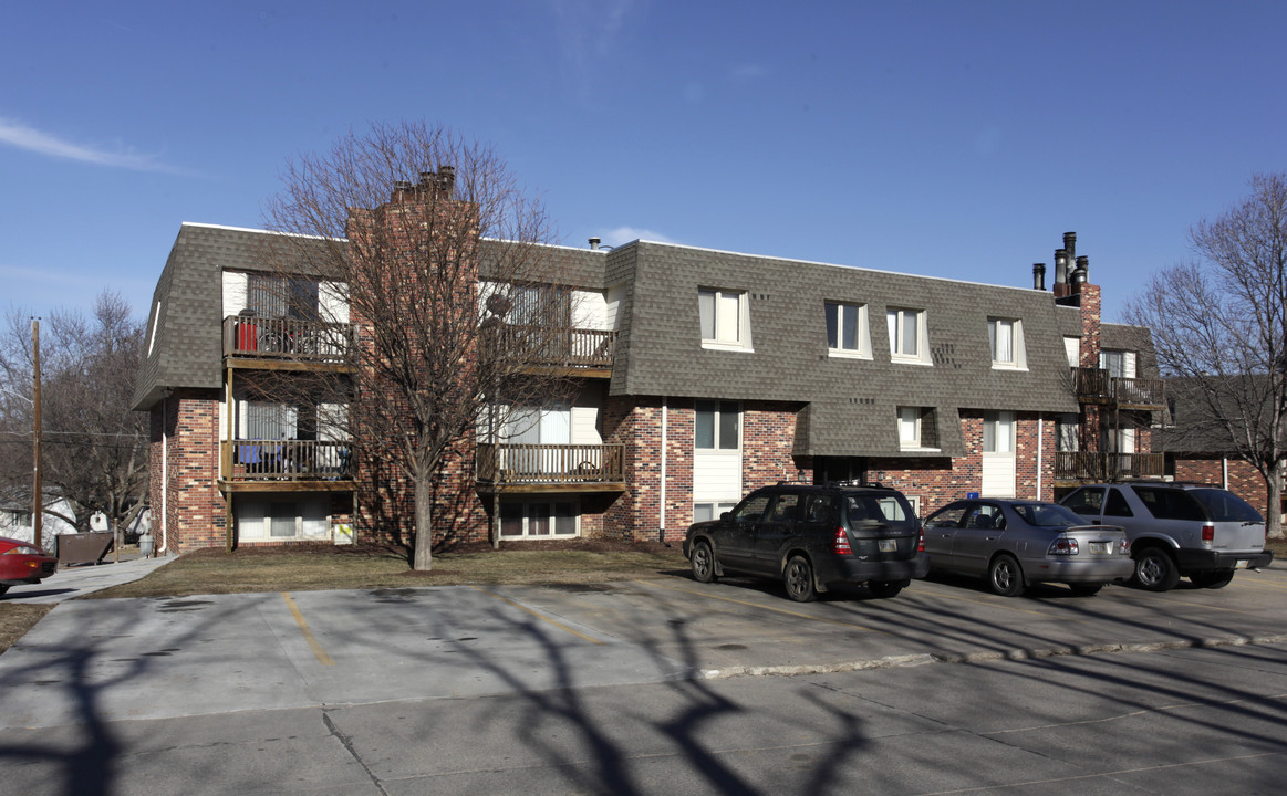 Fireside Village in Omaha, NE - Foto de edificio