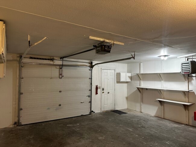 85 Pepperdine dr, Unit B in Fairbanks, AK - Foto de edificio - Building Photo