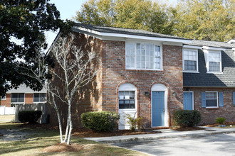 Savan Pointe Townhomes East & West in Savannah, GA - Building Photo - Building Photo