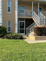 1950 W Crown Pointe Blvd in Naples, FL - Building Photo