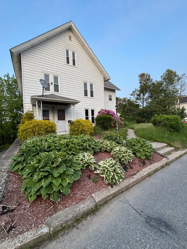 2XX Miles St in Millbury, MA - Foto de edificio - Building Photo