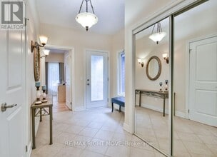 5 Invermara Ct in Orillia, ON - Building Photo - Building Photo