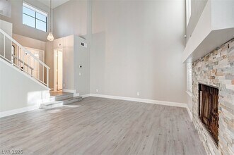 2641 Golden Sands Dr in Las Vegas, NV - Building Photo - Building Photo