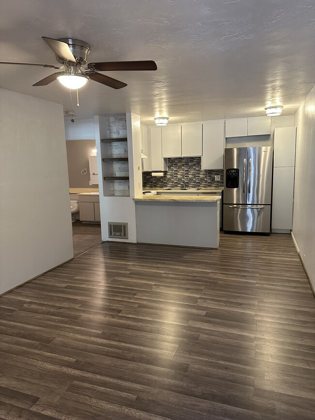 6386 Rancho Mission Rd in San Diego, CA - Building Photo - Building Photo
