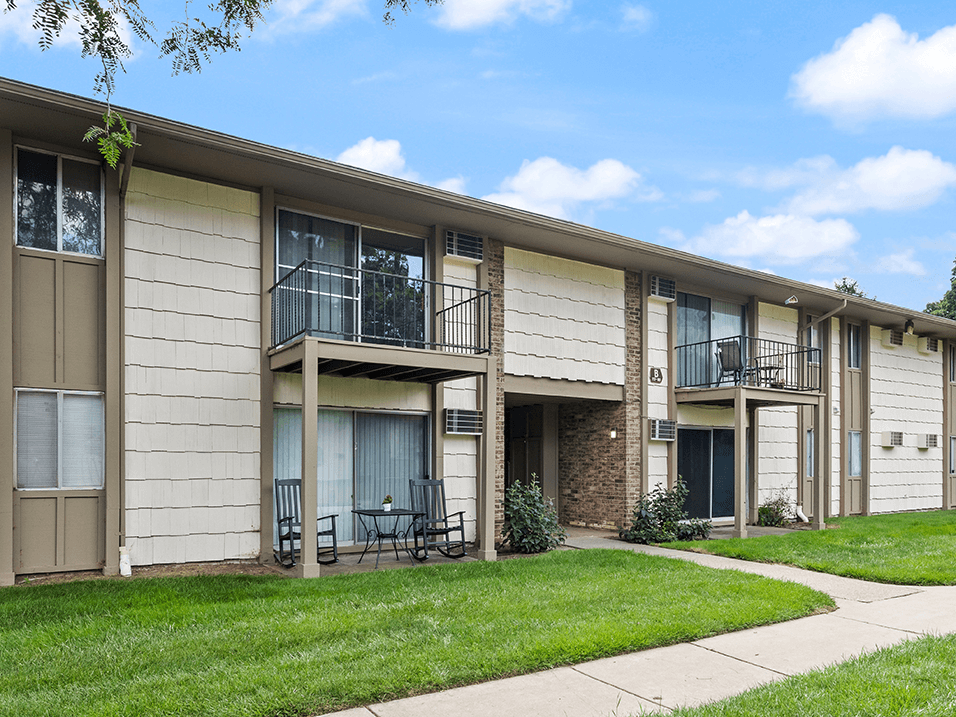 Whispering Timbers in Maumee, OH - Building Photo