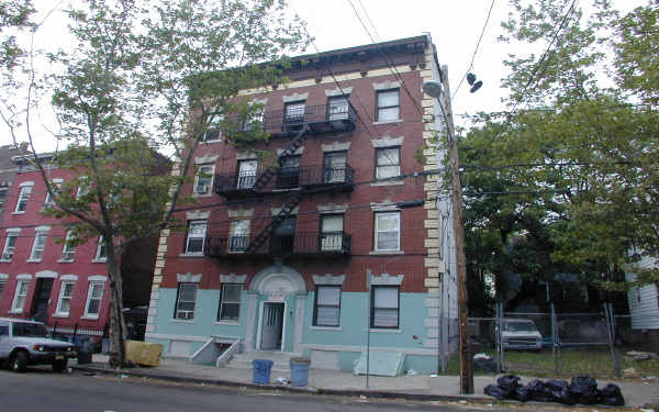 80-82 Stone St in Newark, NJ - Building Photo