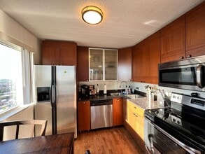 1212N N La Salle Dr in Chicago, IL - Building Photo - Building Photo