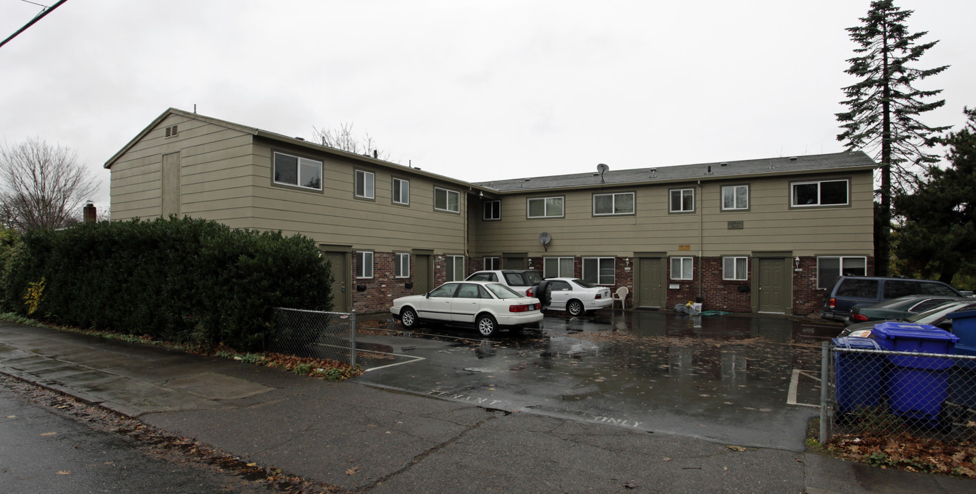 7403-7415 N Fessenden St in Portland, OR - Foto de edificio