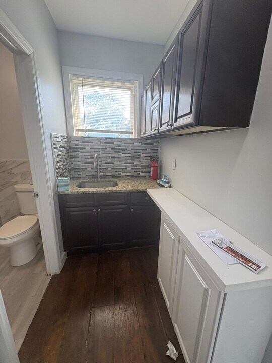 1026 Chandler Ave, Unit 1 in Linden, NJ - Foto de edificio