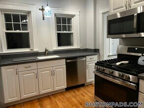 70 Cottage Park Rd in Winthrop, MA - Building Photo - Building Photo