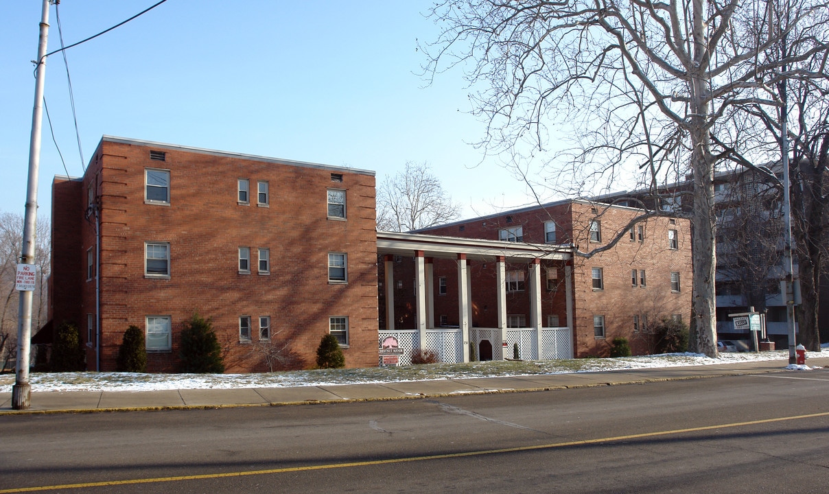 Chestnut Manor in Pittsburgh, PA - Building Photo
