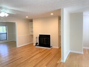 408 Wynnes Ridge Cir SE in Marietta, GA - Foto de edificio - Building Photo