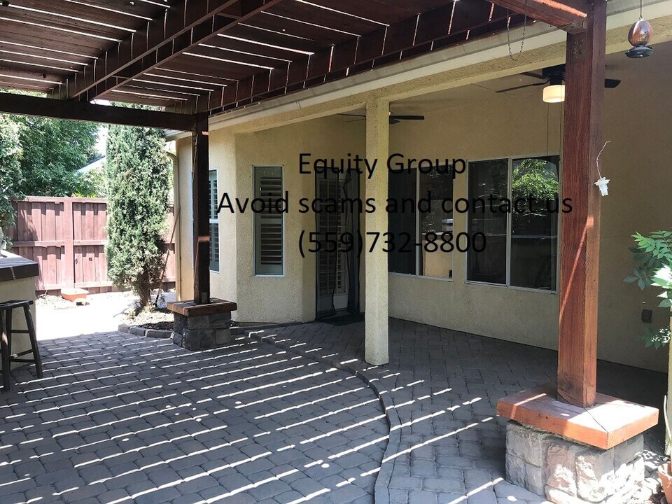 337 N Boise St in Visalia, CA - Building Photo
