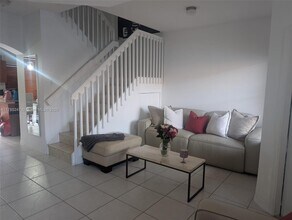 6016 NW 116 Pl in Doral, FL - Building Photo - Building Photo