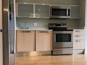 691 Massachusetts Ave, Unit 206 in Boston, MA - Foto de edificio - Building Photo