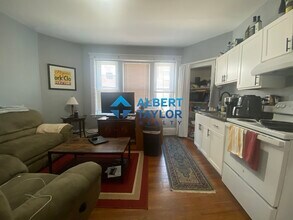 884 Huntington Ave, Unit 881-7 in Boston, MA - Foto de edificio - Building Photo