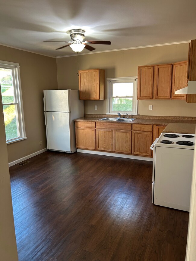 918 Marshall St, Unit 918.5