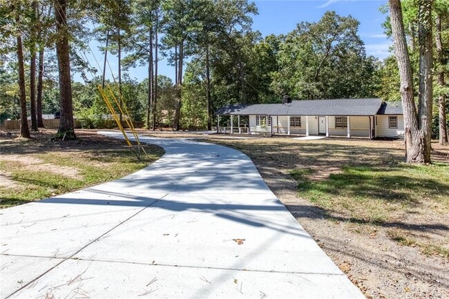 2099 Scott Rd in Canton, GA - Building Photo - Building Photo