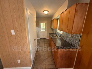 3010 Ashwood Cove in Memphis, TN - Building Photo - Building Photo