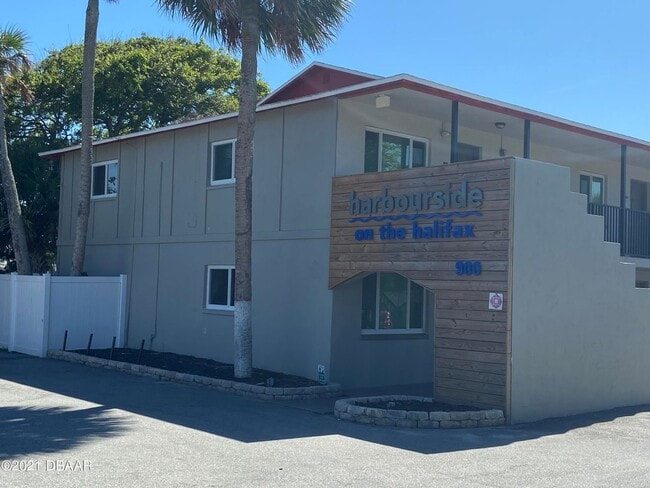 property at 900 S Peninsula Dr