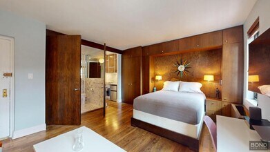 61 Horatio St in New York, NY - Building Photo - Building Photo