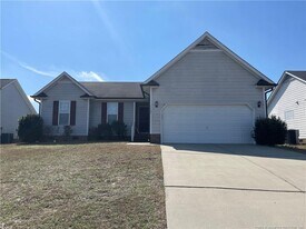 1465 Avoncroft Dr in Fayetteville, NC - Building Photo