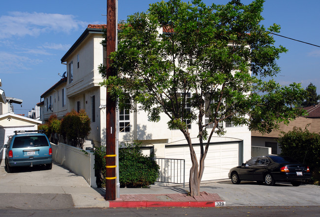 329 Sierra St in El Segundo, CA - Foto de edificio - Building Photo