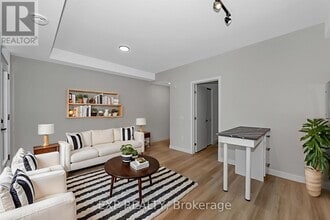 211 Armstrong St in Ottawa, ON - Building Photo - Building Photo