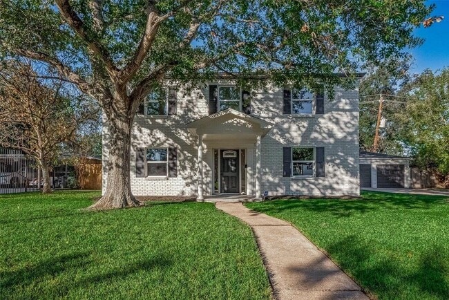 2414 Walnut Bend Ln