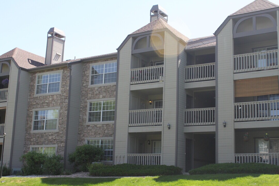 9222 E Arbor Cir-Unit -1 in Englewood, CO - Building Photo