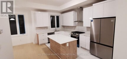 9 Carl Hl Ln in Richmond Hill, ON - Building Photo - Building Photo