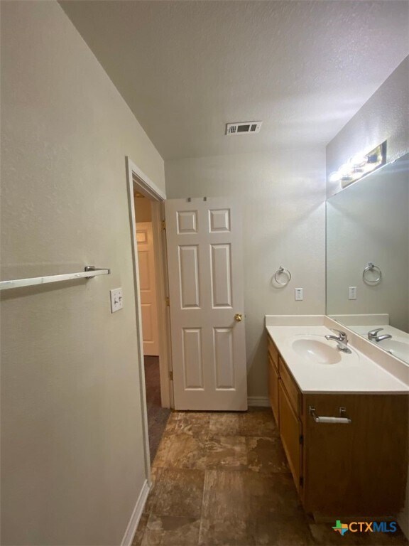 property at 3107 Yaupon Rd