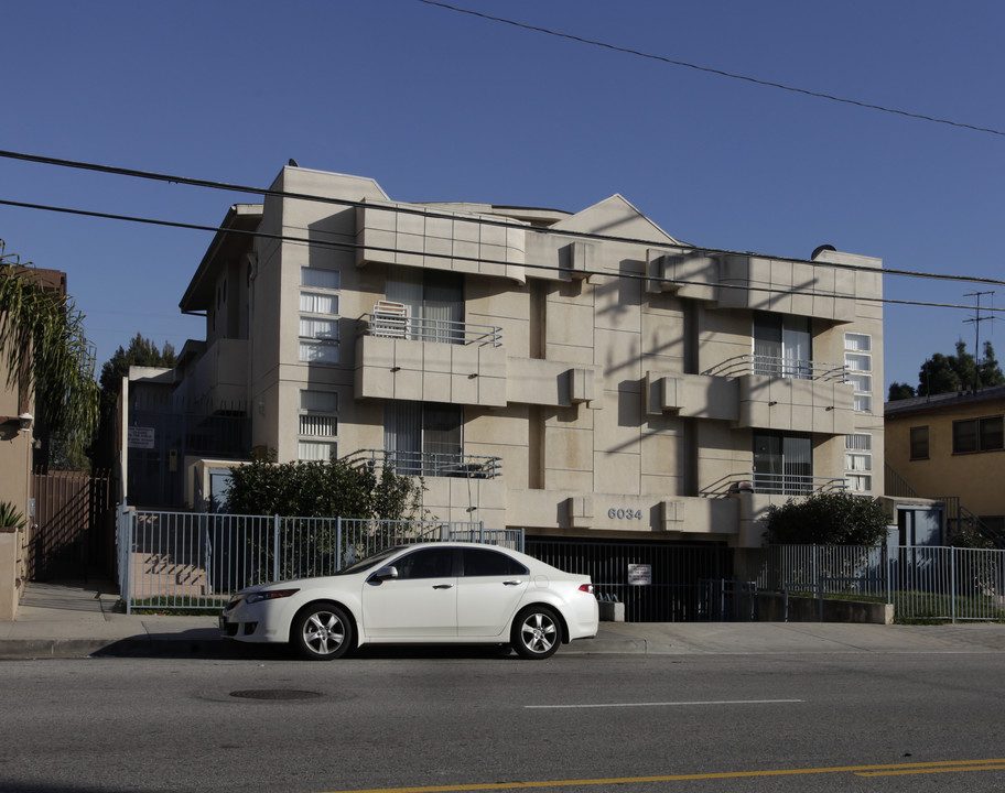 6034 Fulton Ave in Van Nuys, CA - Building Photo