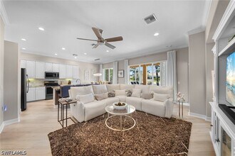 14321 Manchester Dr in Naples, FL - Building Photo - Building Photo