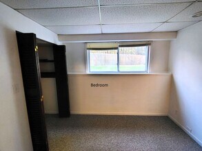 124 Mammoth Rd in Londonderry, NH - Building Photo - Building Photo