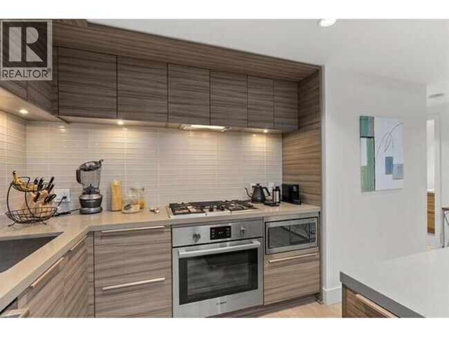 1550 Fern St in North Vancouver, BC - Building Photo - Building Photo