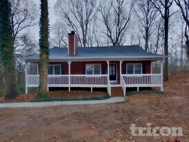 296 Whitney Ln in Villa Rica, GA - Building Photo