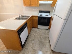 3812 Sterling Pointe Dr in Winterville, NC - Building Photo - Building Photo