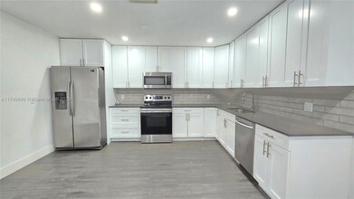 3805 NW 78th Terrace in Coral Springs, FL - Building Photo - Building Photo