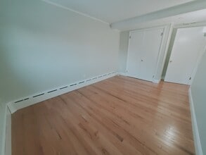 21 Lyon Ave, Unit 2 in Greenwich, CT - Foto de edificio - Building Photo