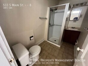533 S Main St-Unit -8 in Hartford, VT - Building Photo - Building Photo