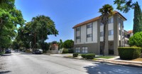 Bright Villa Apartments in Whittier, CA - Foto de edificio - Building Photo