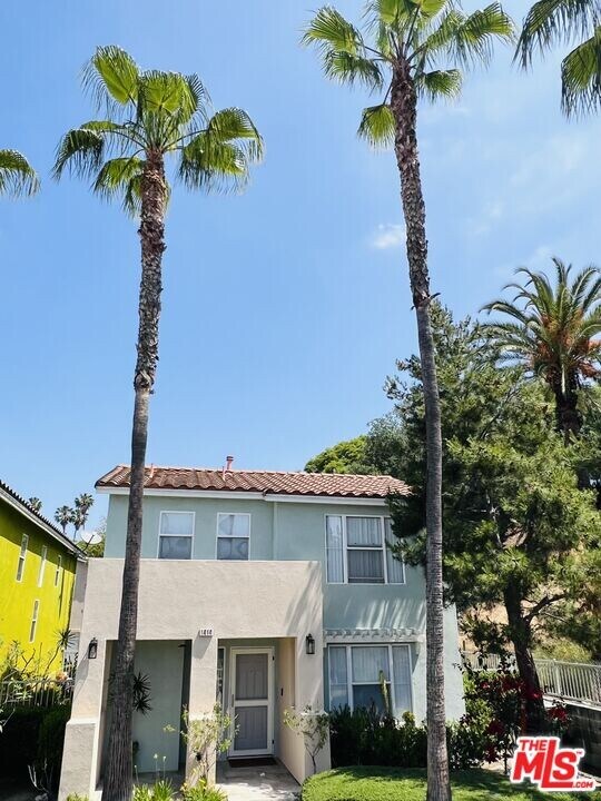 1414 Kemmett Ct in Los Angeles, CA - Building Photo
