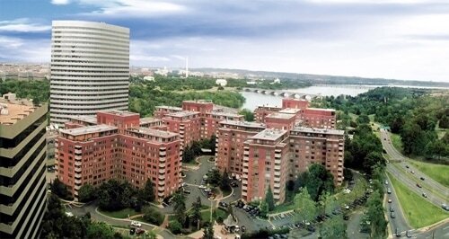 1121 Arlington Blvd, Unit 723N in Arlington, VA - Foto de edificio