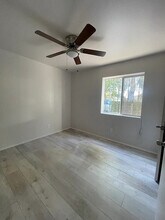 118 E 84th Pl in Los Angeles, CA - Foto de edificio - Building Photo