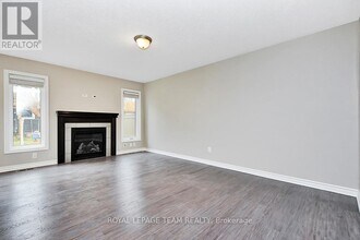 1914 Maple Grove Rd in Ottawa, ON - Building Photo - Building Photo