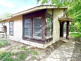 6921 Belforest in San Antonio, TX - Building Photo