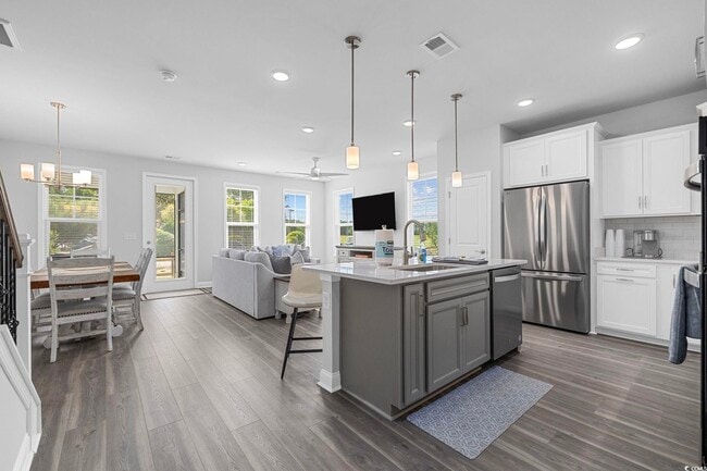 5113 Double Eagle Wy
