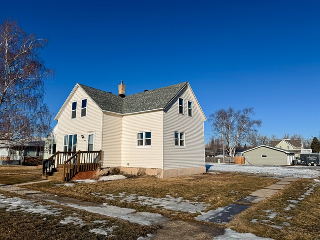 200 Roosevelt Ave in Underwood, ND - Building Photo - Building Photo