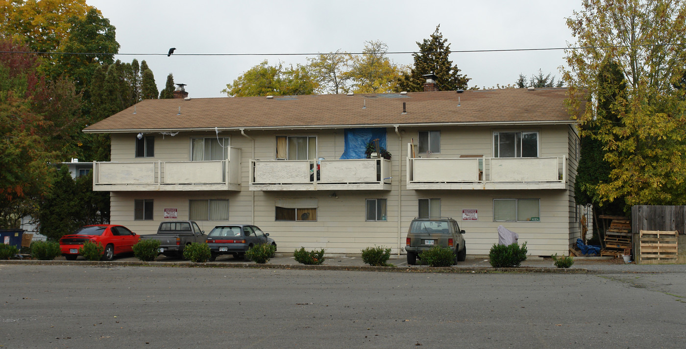 Elm Terrace in Salem, OR - Building Photo